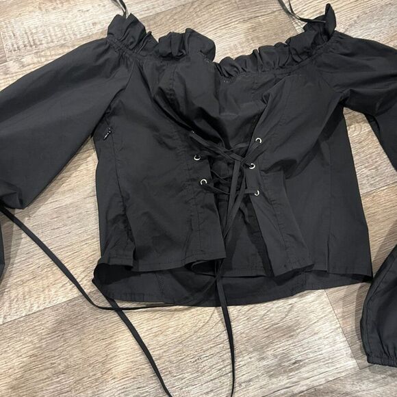 Mable large black top - Picture 8 of 8